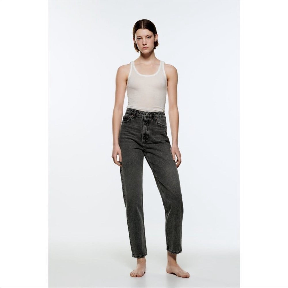 Mom fit jeans. Great material and barely worn.